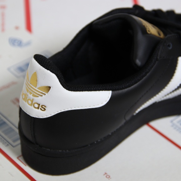 Adidas  Black / White Superstar Shell-Toe Low Tops - Picture 2 of 7